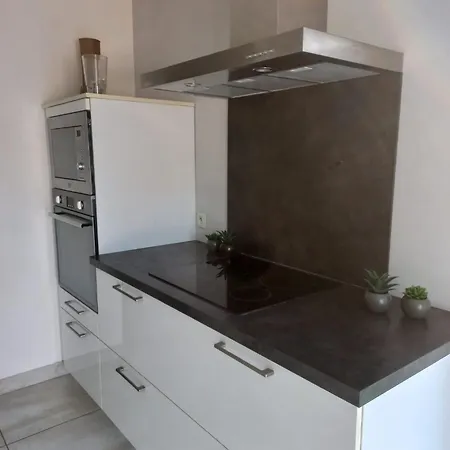Jolie Maison Moderne Avec Jardin * Claira
