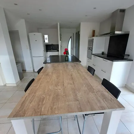 Jolie Maison Moderne Avec Jardin Villa Claira